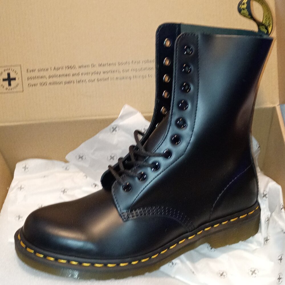 NWB/Dr Marten's 1490 Smooth Leather Mid-Calf, 10- Eye Combat Boots Men's 9